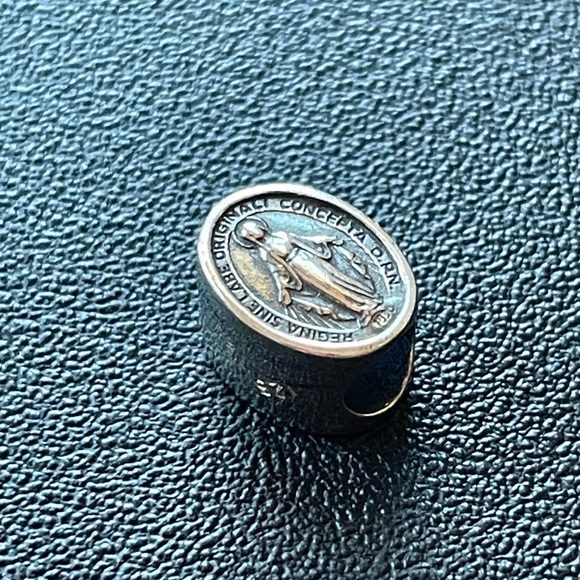 Miraculous Medal Sterling Silver Charm - PANDORA Bracelet Compatible - Picture 2 of 8